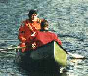 Leo Lastum&auml;ki kanootissa